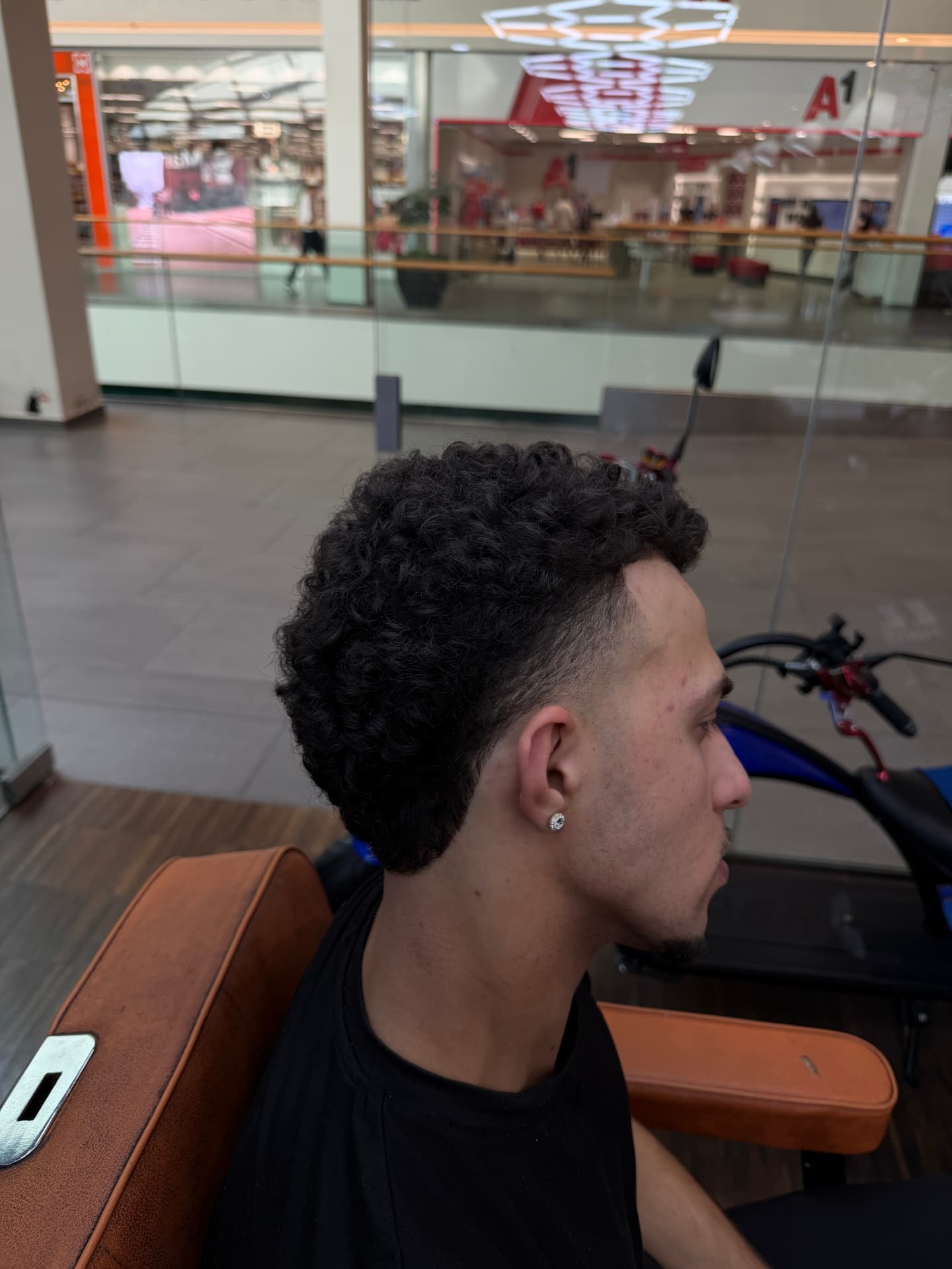 Kundenfoto im Salon — Cut & Co Barbershop Graz